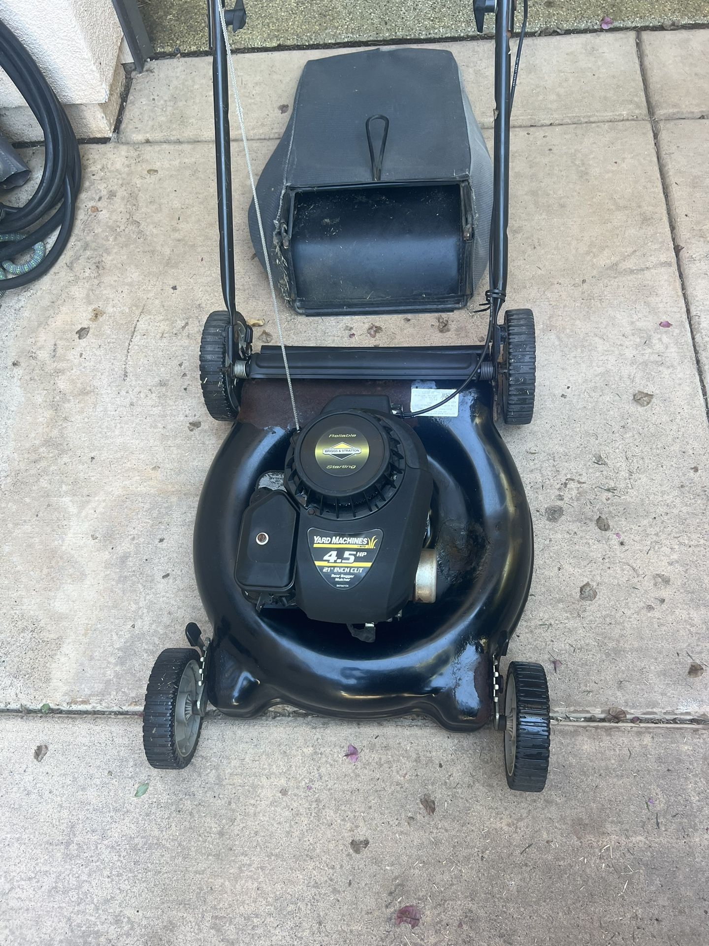 4.5 Hp Gas Lawn Mower With Bag