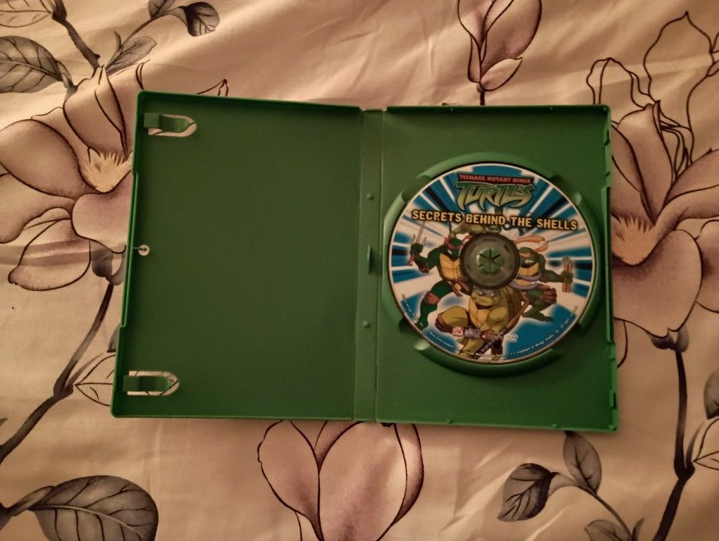 3/$10 🌟 Teenage Mutant Ninja Turtles: Secrets Behind the Shells DVD