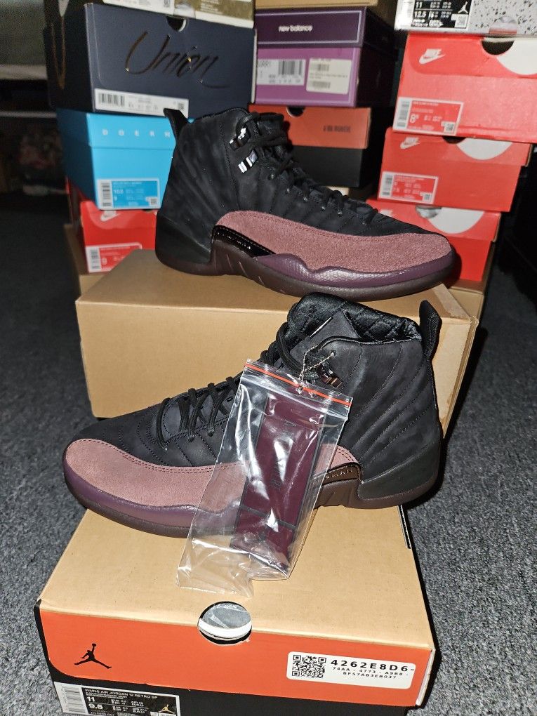 Jordan 12 Retro SP
A Ma Maniére Black (Women's) Size 11