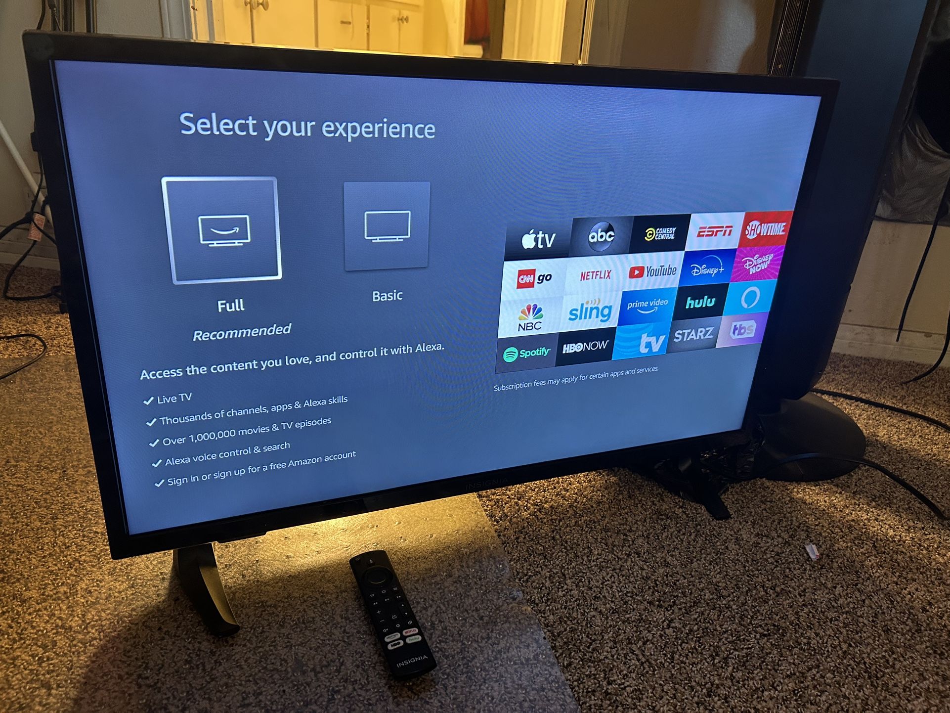 Insignia 32 inch Fire Smart Tv Full HD w/Remote and working batteries 