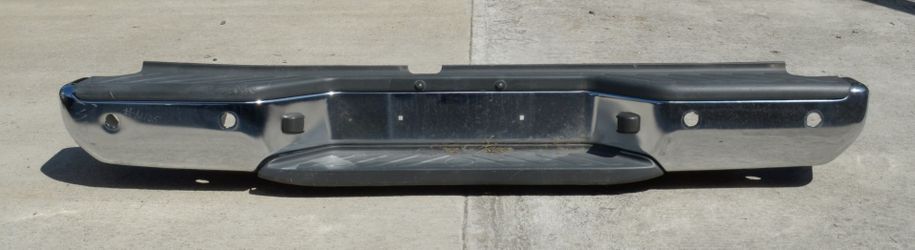 USED REF#M105 || 2005-2018 NISSAN FRONTIER || REAR METAL BUMPER