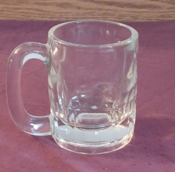 1960s short rootbeer, very thick glass mug, weighs 1 Lb 11 ounces by itself