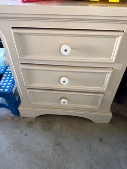 3-Drawer Wooden Nightstand Bedside Table