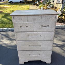 Vintage MCM Faux Marble Painted 4 Draw Dresser Chest of Drawers   Bureau Recessed Carved / Scooped Handles 