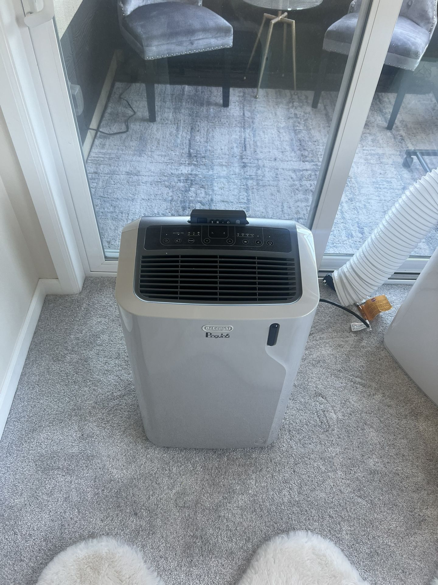 DeLonghi AC Machine