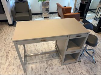 Crate and Barrel counter