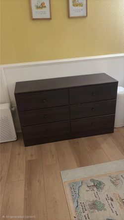 6 Drawer Dark Espresso Dresser - Excellent Condition