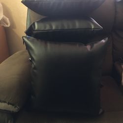 5 Pillows Nuevos Size 17X17 Color Negro Son De Material De Vynil New Never Used 