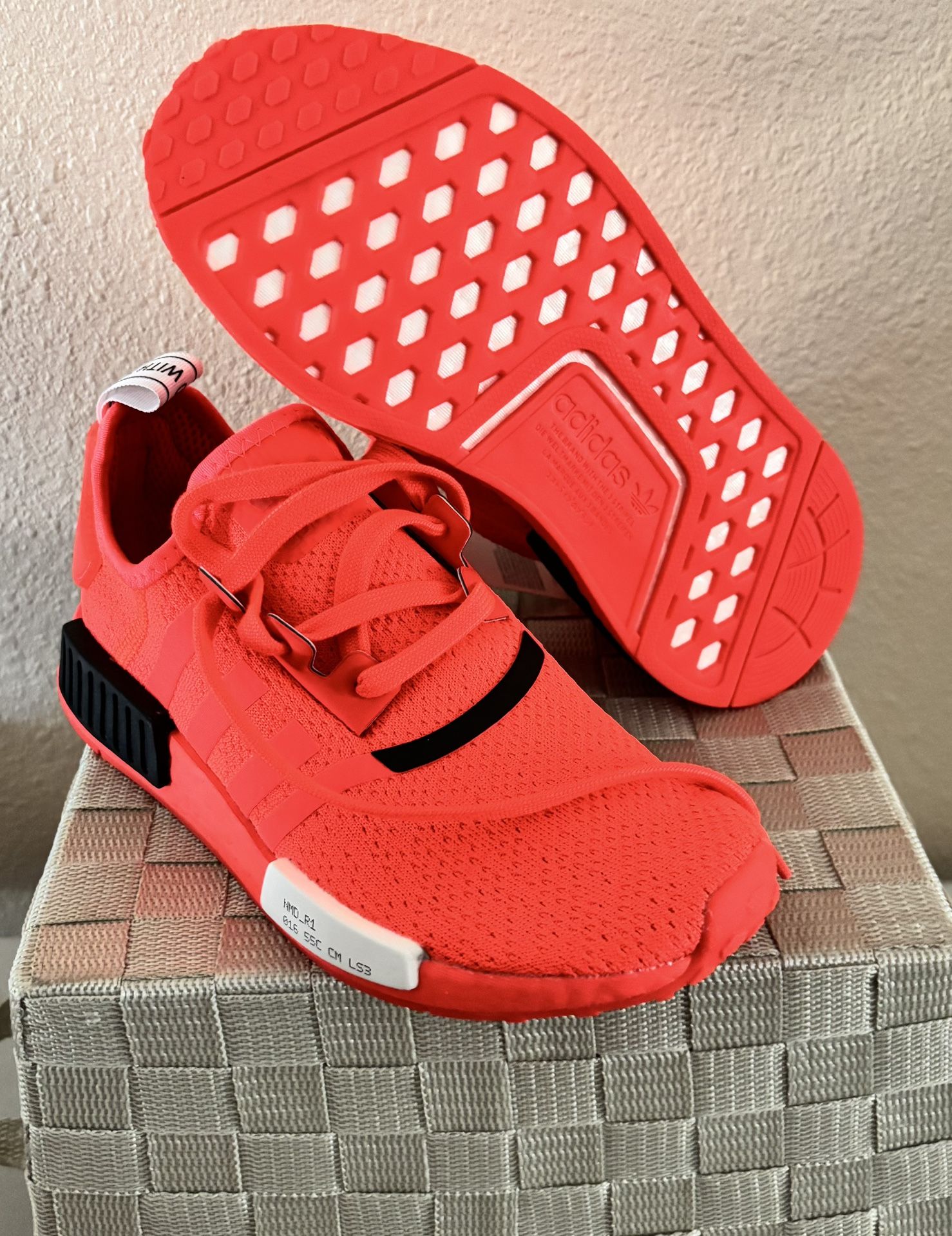 NMD_R1 'SOLAR RED' men size 6
