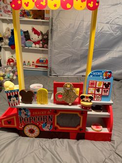 Melissa & Doug Mickey Snacks & Popcorn Stand