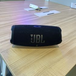 JBL Charge 5 (DOESNT WORK)
