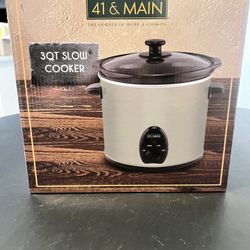 3 Quart slow Cooker (Brand new)
