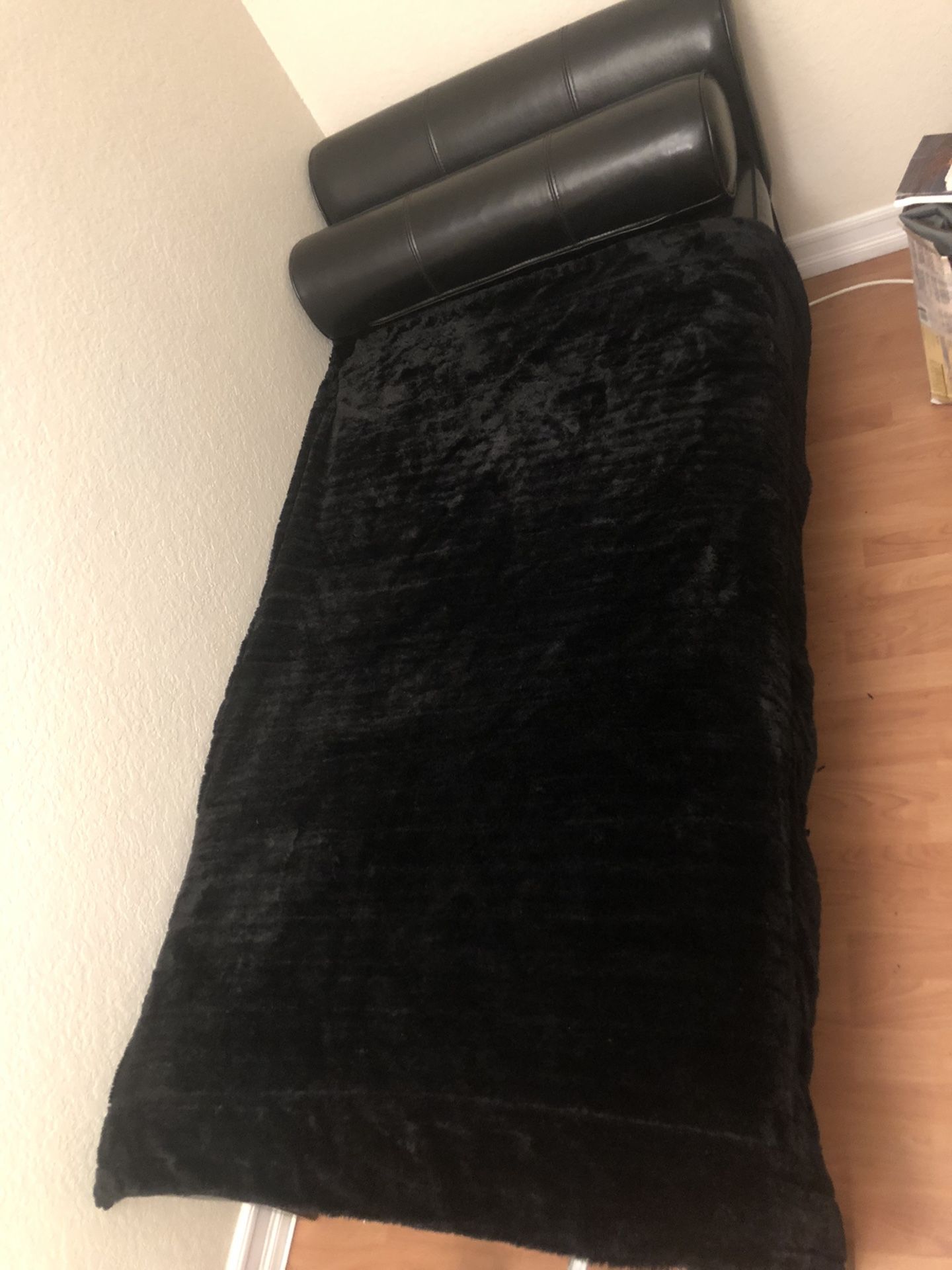 Chaise Lounge Couch for Sale in Costa Mesa, CA OfferUp
