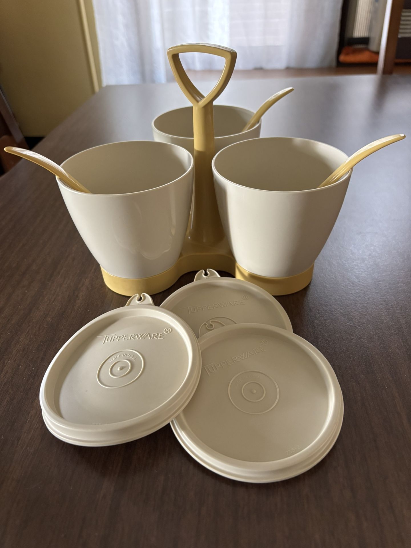 Tupperware Condiment Caddy w/Serving Spoons and Lids #757-4