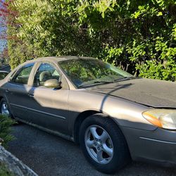 2003 Ford Taurus