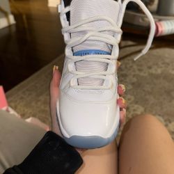 Jordan 11 Retro (GS)  ‘Legend Blue” Size 5.5Y