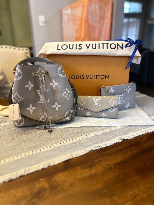 Louis Vuitton Purse