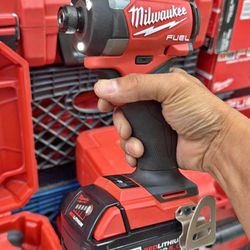 Milwaukee M18 Fuel Gen 4 Impact With Battery 