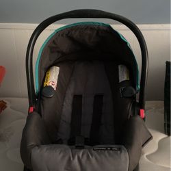 Graco Click Comnect Car Seat And Stroller
