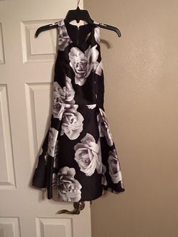 Women’s dress size small