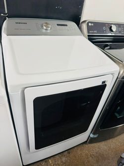 Samsung Gas Dryer – Front Load and Digital Panel