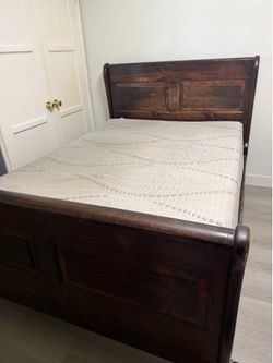 Full Size Bed Frame (Used) Solid Oak Wood