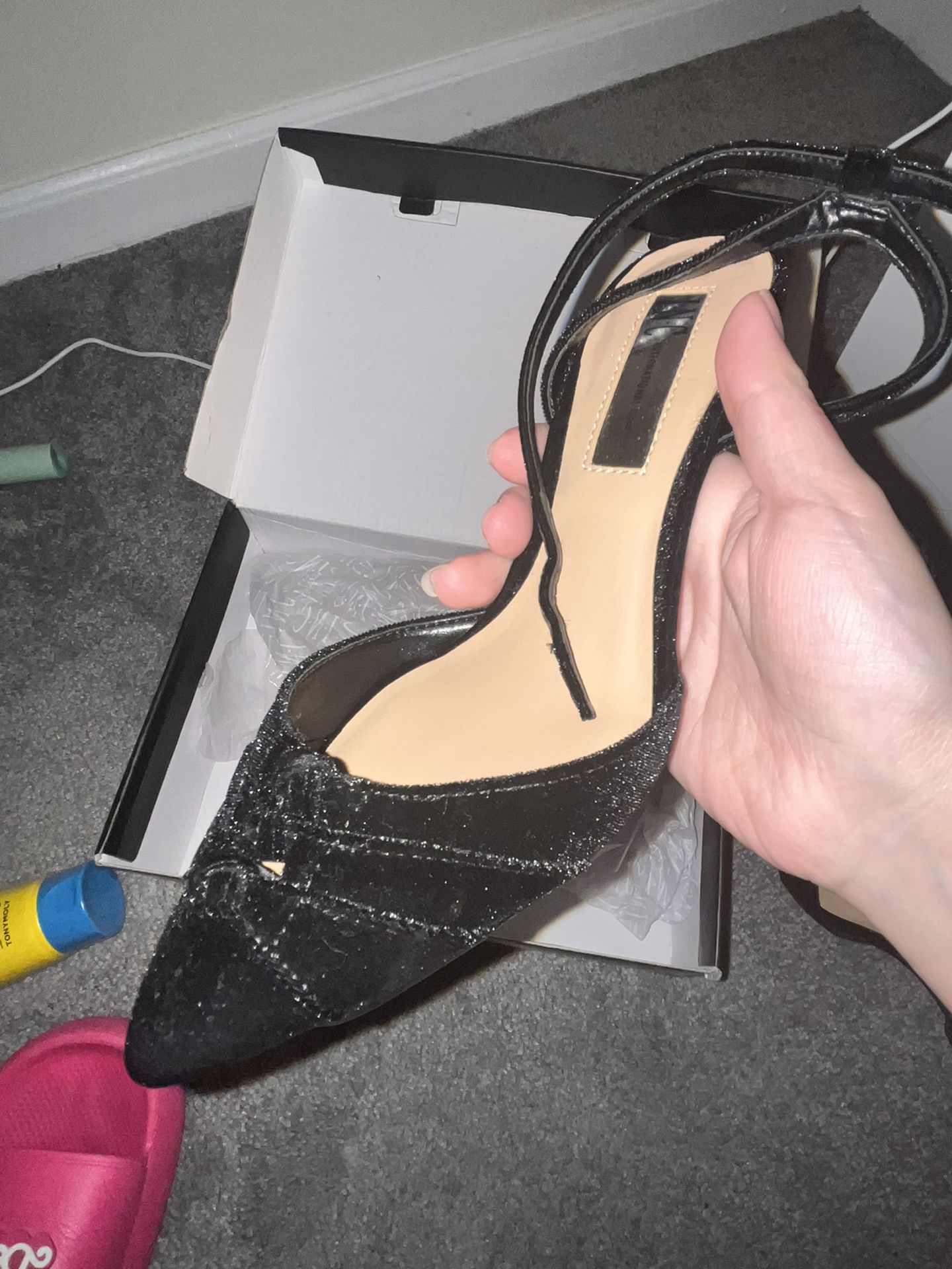 Woman’s High heel shoes size 6