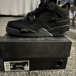Black Cats Never Worn 300$