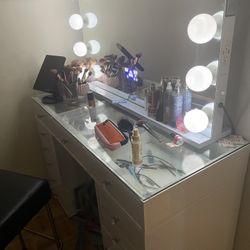 Makeup Vanity With Bluetooth 