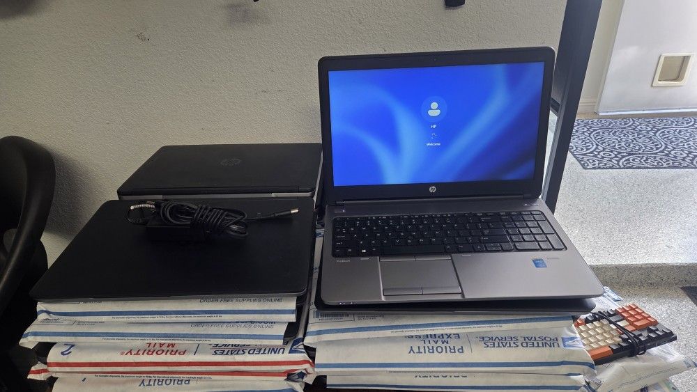 CyberMonday Laptop HP I5 8Ram 256SSD Win 11 Good Battery CHARGER $120