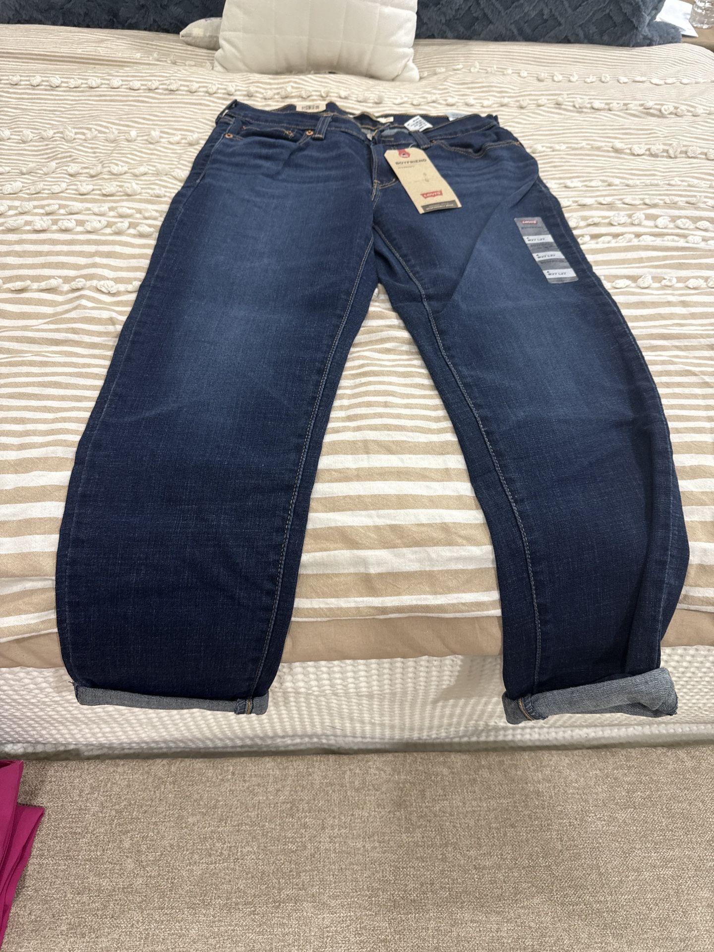 New Levi's Boyfriend Jeans - Size 4 (W27 L27)