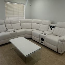 WHITE LEATHER RECLINER - LED’s & 🔊 
