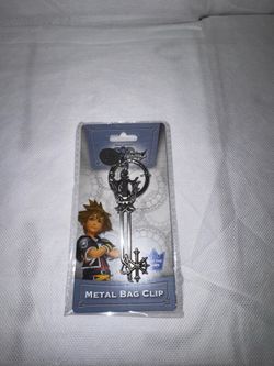 Disney Kingdom Hearts OATHKEEPER  Pewter Keyring