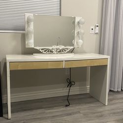 Hollywood Style Make Up Vanity Table With Drawer Used