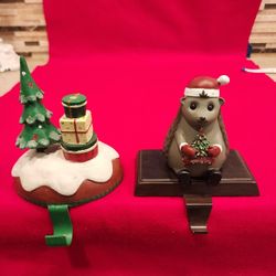 SET OF 2 VINTAGE CHRISTMAS STOCKING HOLDERS  Resin Ceramic WITH HEAVY BASE