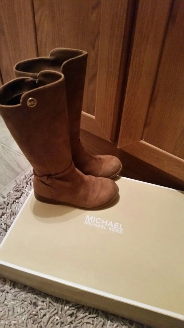 Mk boots size 13 little girl