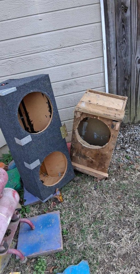 Subwoofer Box Holds Two 12s