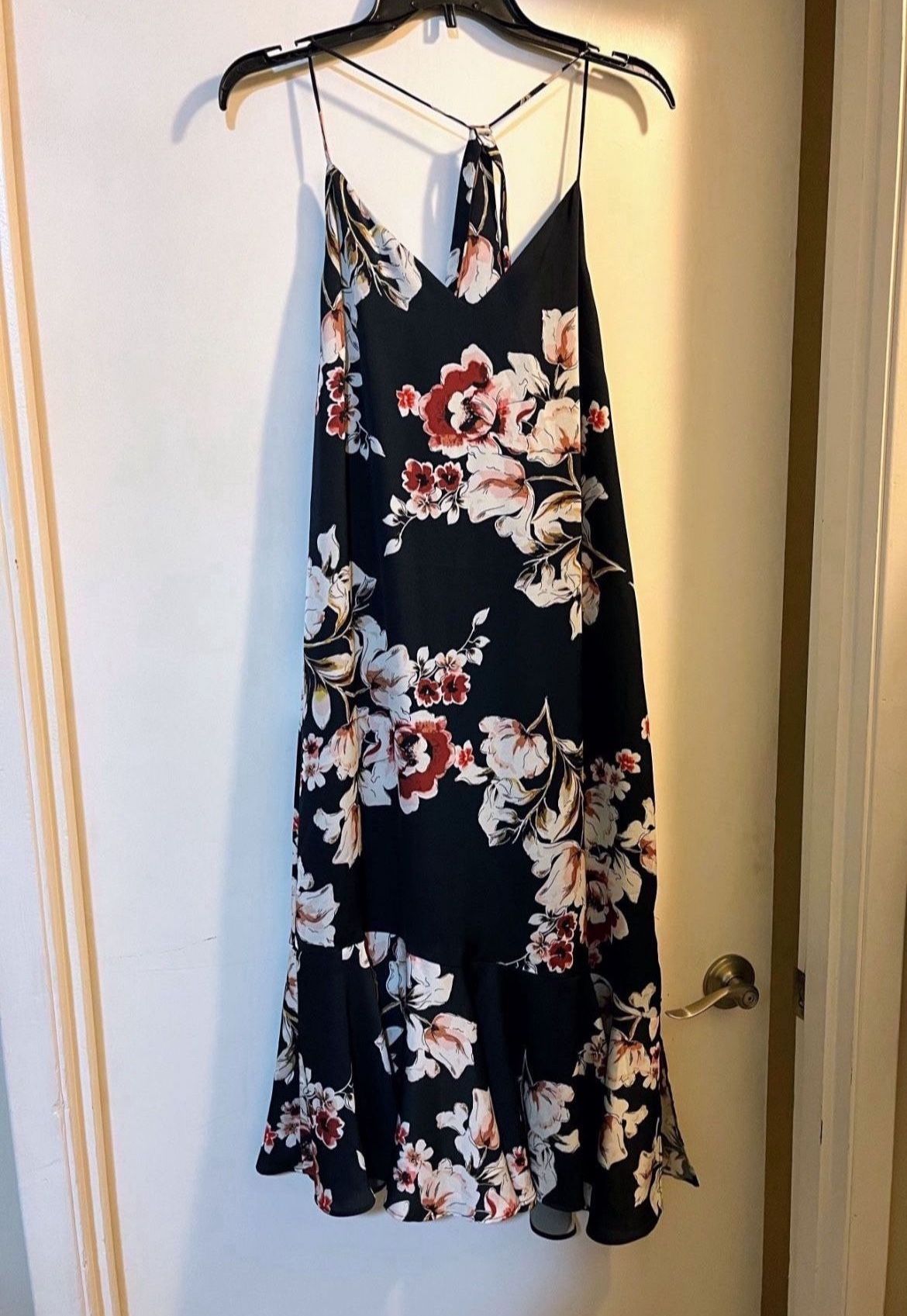 Zara long floral Dress(Medium Size) (Pick up🛒 In Bellevue) *Check out my Other Posts 🎁