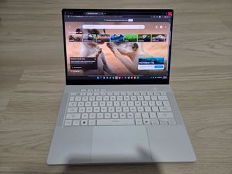 ASUS ROG Zephyrus G14 5070ti HX 370 1TB SSD 32GB RAM