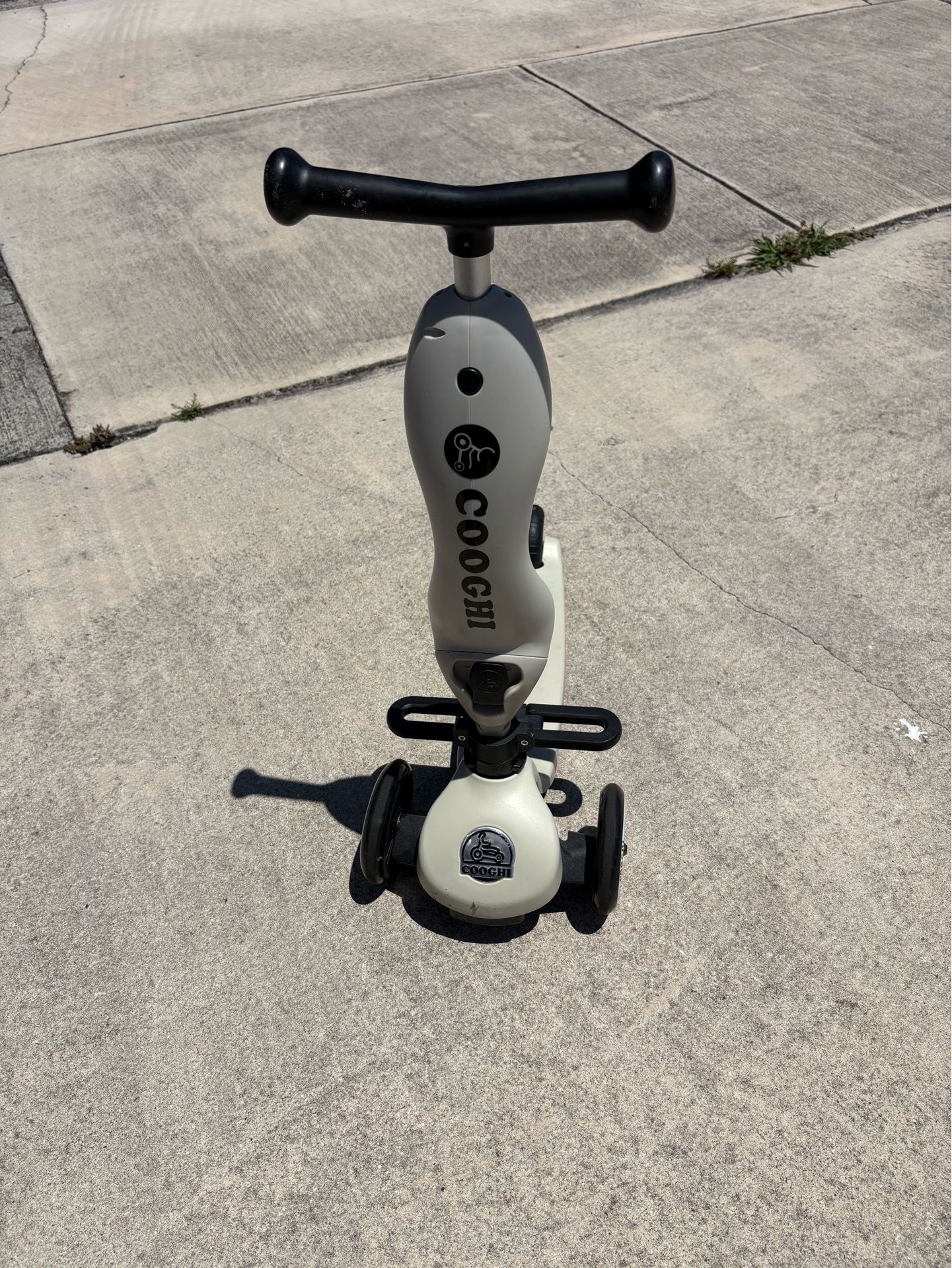 Cooghi 3-in-1 Kids Scooter / Ride-On – Excellent Condition
