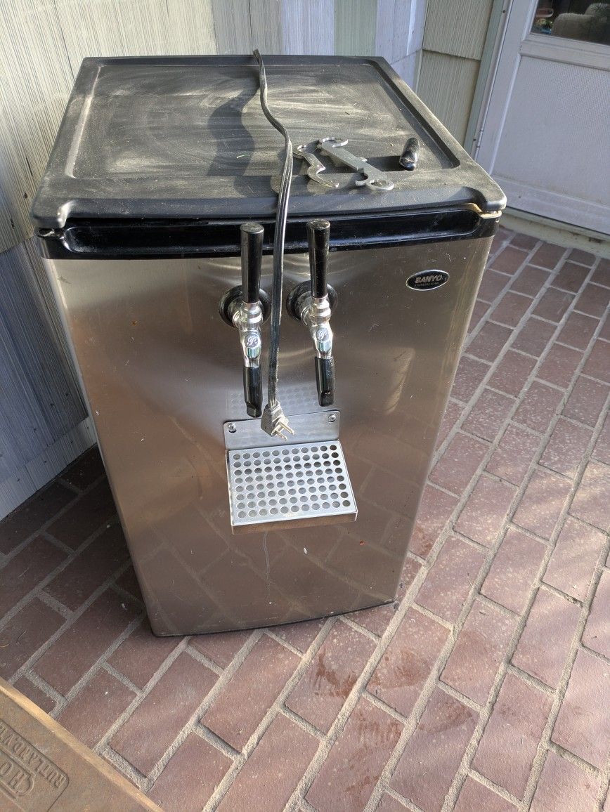 Kegerator With Perlick Taps