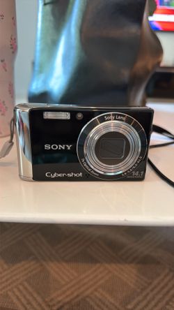 Sony Cyber-shot Digital Camera DSC-W370 Compact 14.1MP 7x Zoom Built-in Flash Black USB