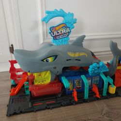 HOT WHEELS ULTRA CAR WASH