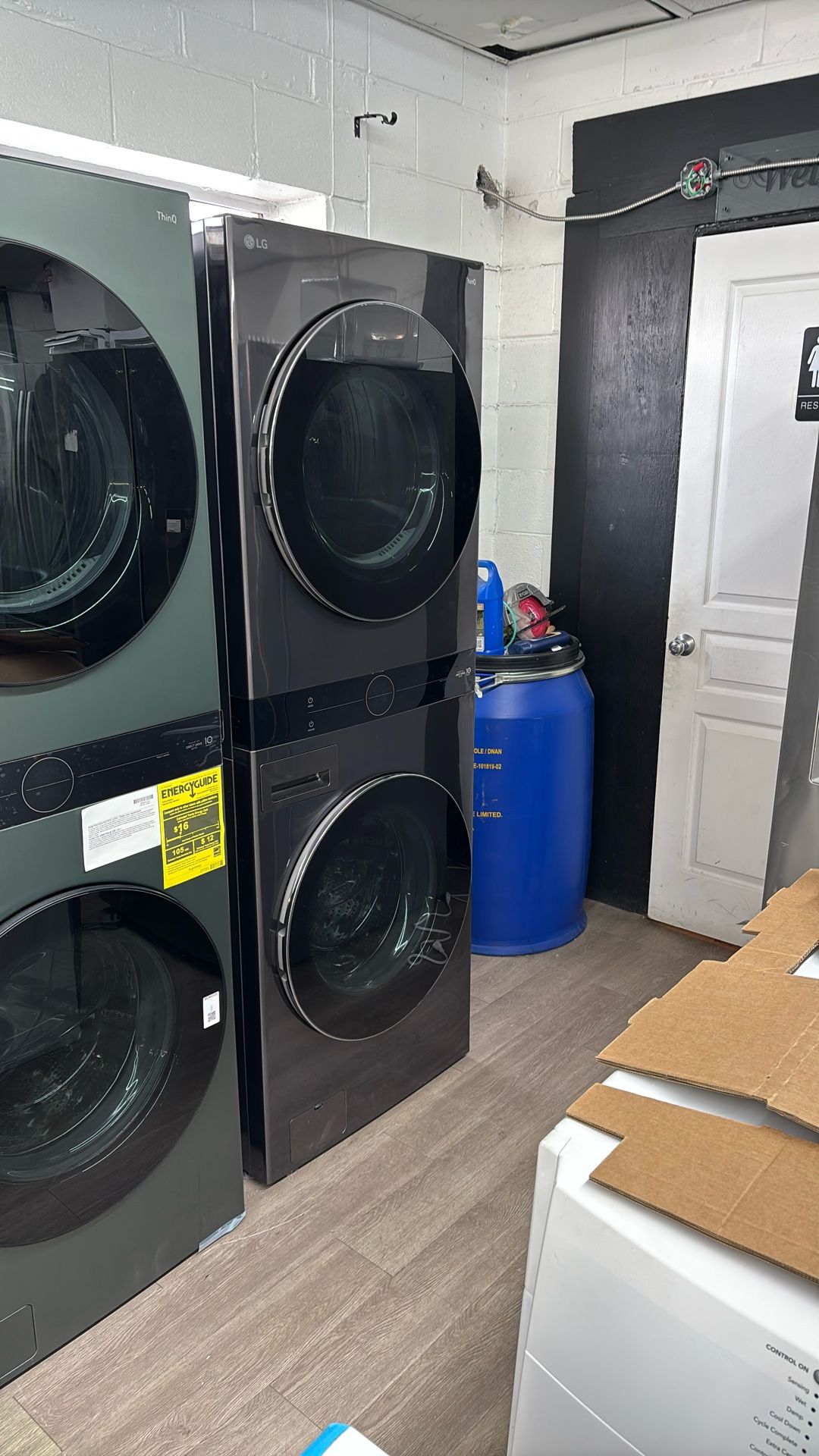 LG ThinQ WashTower Stacked Laundry Center 4.5 Cu Ft Front Load Washer And Dryer Electric (WKEX200HBA)