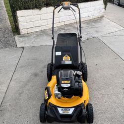DEWALT 21 in. 163cc Briggs and Stratton 725Exi Engine Rear Wheel Drive 3-in-1 Gas Self Propelled Walk Behind Lawn Mower