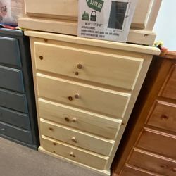 Luxury  5 Drawers Pinewood Dresser 