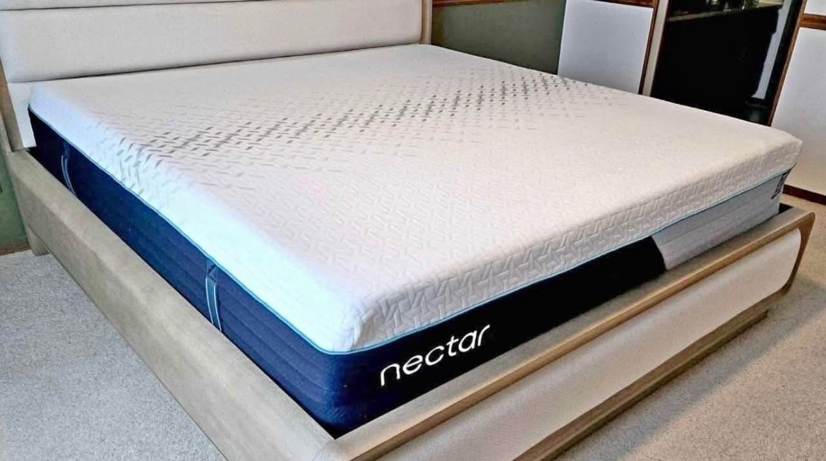 Nectar Premier Hybrid King ❤️ (opened never used, wrong size)