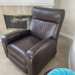 Recliner BarcaLounger Leather - Excellent Condition 