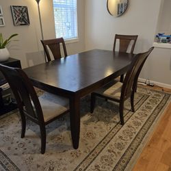 Macy's Dining Table With Upholstered Chairs