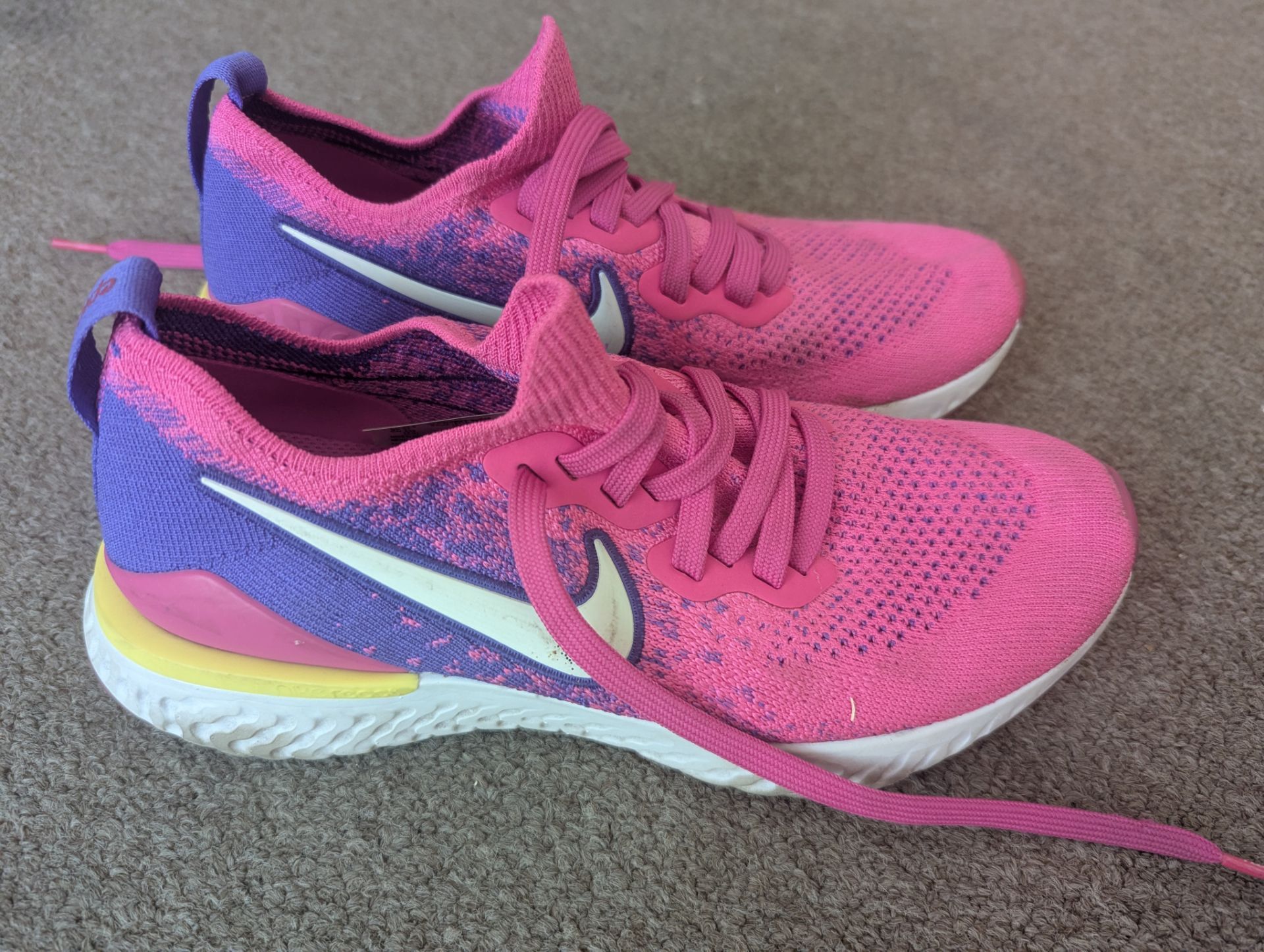 PINK GIRLS NIKE SHOES 7.5